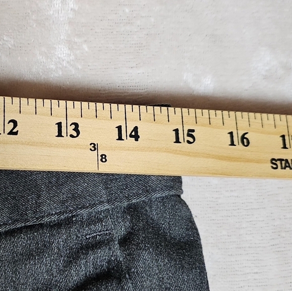 Volcom Men's Flat Front Modern Fit Chino Shorts Size 30 Dark Gray - Picture 6 of 11